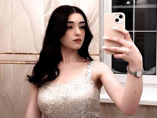 Webcam amateur shows CarriMaclachlan